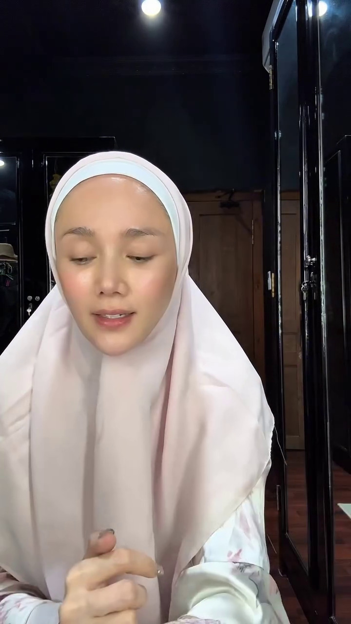 9 Potret Mulan Jameela pamer wajah tanpa makeup, kecantikannya dipuji netizen bak barbie