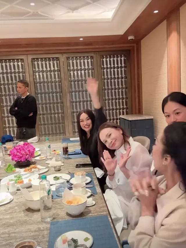 9 Potret Syahrini ngumpul bareng geng HARA usai balik ke Indonesia, pesonanya banjir pujian