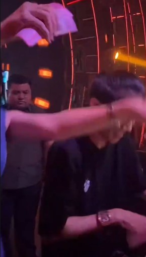 DJ Panda sempat diboikot kini banjir job, ini 9 potretnya kembali nge-DJ didampingi orang tua