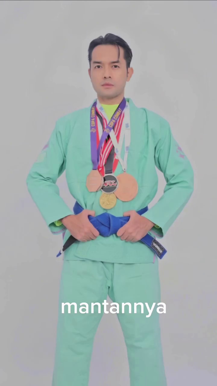 Revand Narya eks Faby Marcelia pamer wajah glowing usai cerai, jadi sasaran pro kontra, 7 potretnya