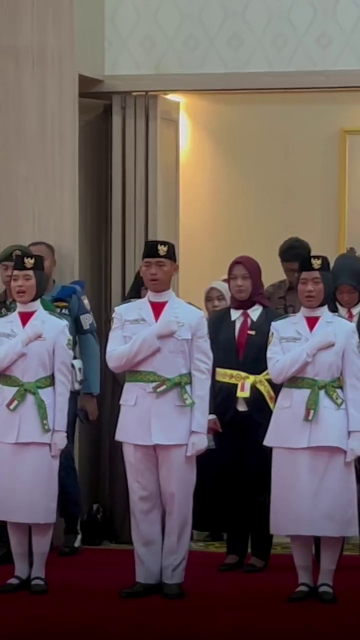 Gagal seleksi nasional, putra Denny Cagur jadi Paskibraka Banten, ini 9 momen pengukuhannya