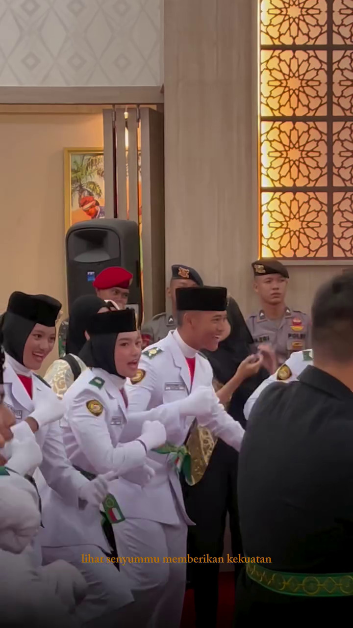 Gagal seleksi nasional, putra Denny Cagur jadi Paskibraka Banten, ini 9 momen pengukuhannya