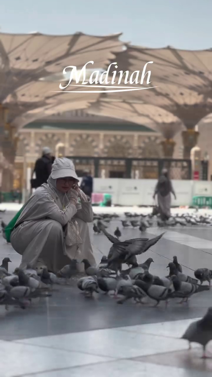 Novi Listiana D'Academy yang kini jadi petani jalani ibadah umrah, intip 9 potretnya