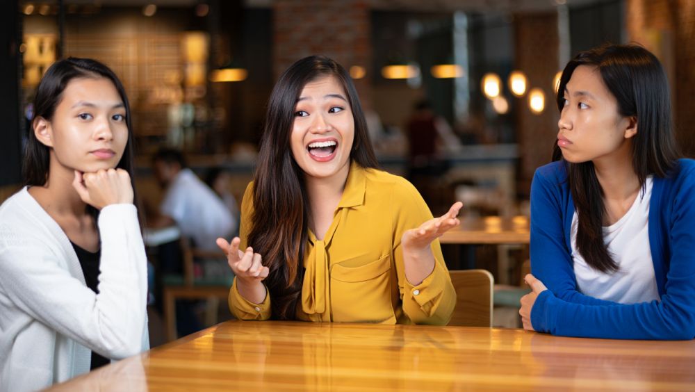 100 Kata-kata sindiran halus untuk teman “Pick Me", elegan tapi nyelekit