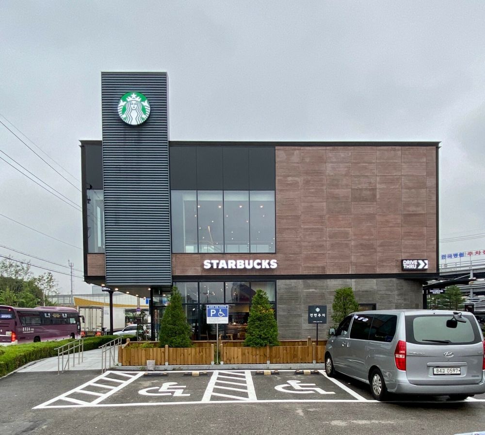 Mengungkap Cagongjok, tren aneh di Korea yang bikin Starbucks larang PC & printer masuk ke kafe