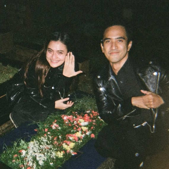 Dilamar di makam, ini 9 potret Rachquel Nesia jalani prosesi pengajian dan siraman pernikahan