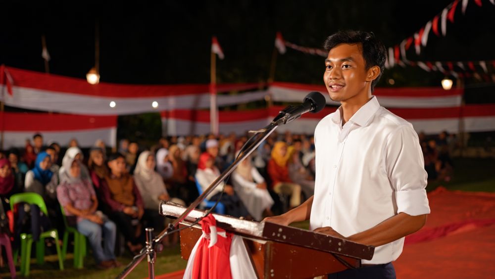 10 Contoh sambutan malam tirakatan 17 Agustus 2025 untuk ketua RT dan panitia, singkat tapi berkesan