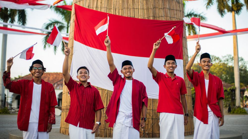 50 Pantun lucu 17 Agustus 2025, bikin acara kemerdekaan makin pecah suasana
