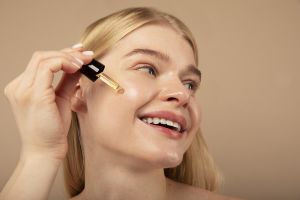 8 Serum untuk mengencangkan wajah di usia 40 tahun harga di bawah Rp 100 ribu