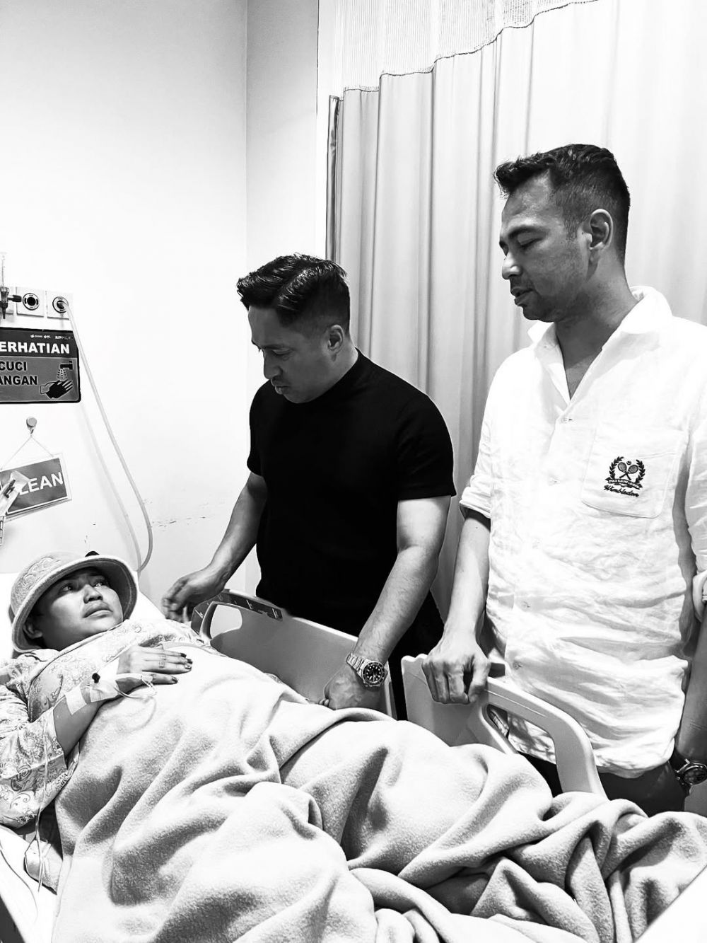 Dibeberkan asistennya, ini 5 perjuangan Mpok Alpa melawan kanker hingga jalani pengobatan di Malaysia