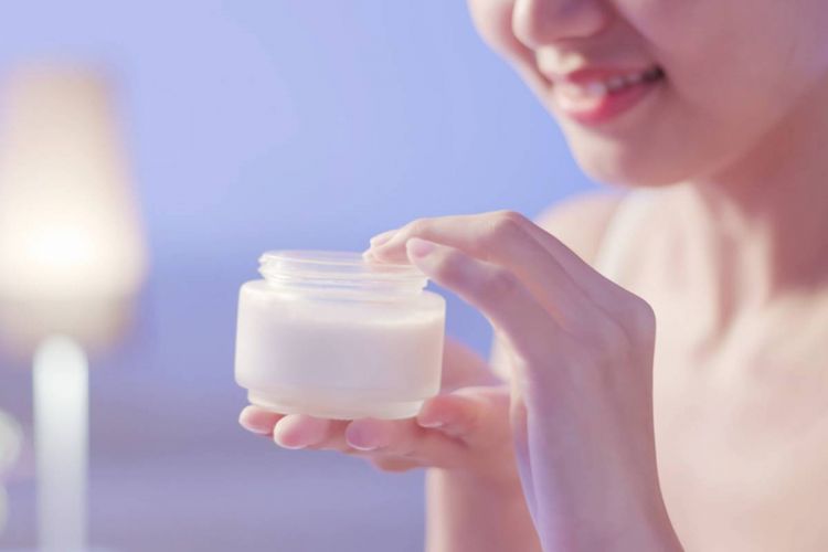 Tak asal diaplikasikan ke wajah, ini 7 tips pakai krim malah agar hasil optimal, leher jangan di-skip