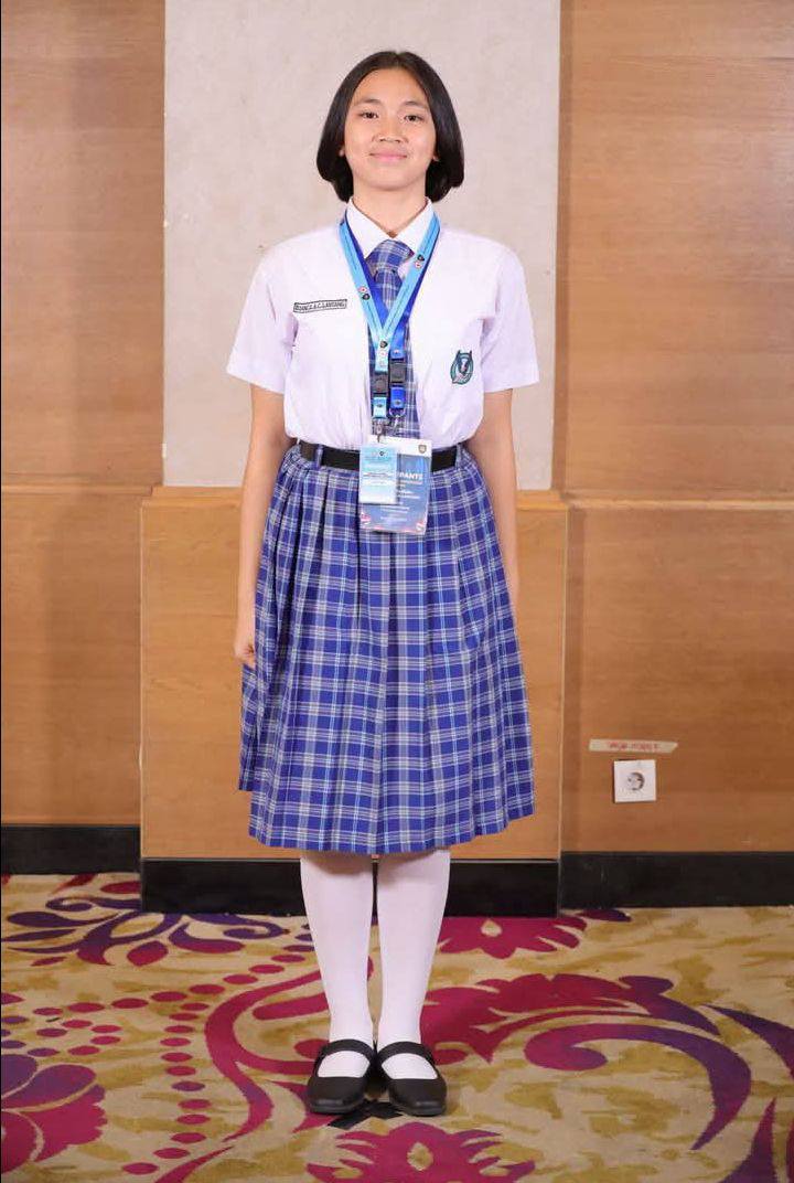 9 Potret Bianca Alessia, pembawa baki di upacara HUT RI ke-80 