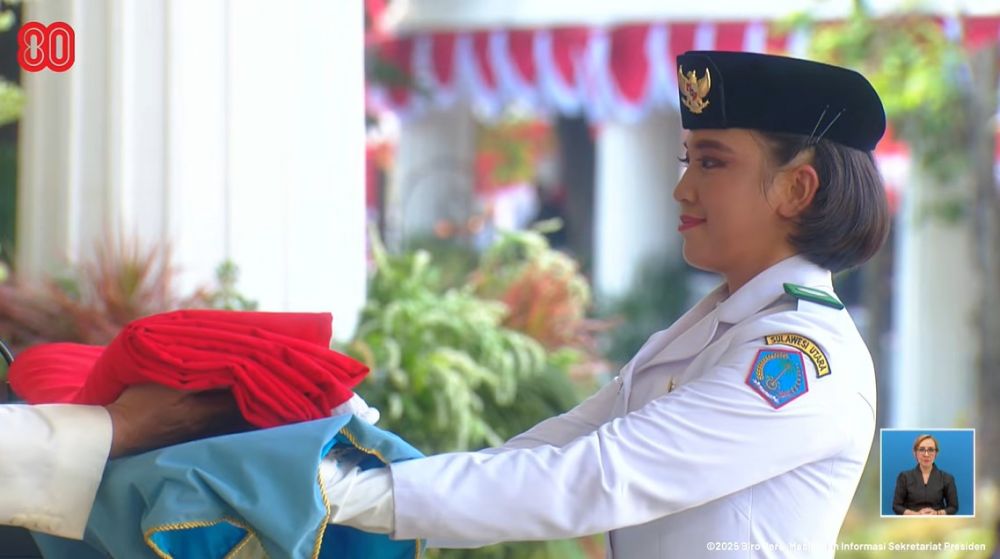 9 Potret Bianca Alessia, pembawa baki di upacara HUT RI ke-80 