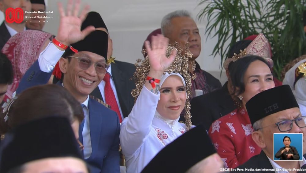 Gaya 7 seleb cantik saat hadiri upacara HUT RI ke-80 di Istana Negara, Wulan Guritno curi perhatian
