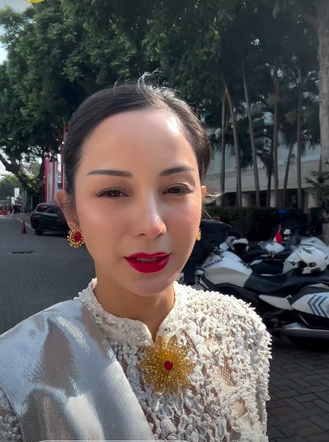 Gaya 7 seleb cantik saat hadiri upacara HUT RI ke-80 di Istana Negara, Wulan Guritno curi perhatian