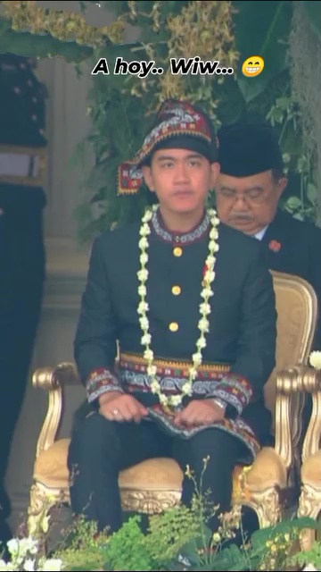 7 Potret Gibran dan Selvi Ananda di upacara HUT RI ke-80, kompak berbusana adat