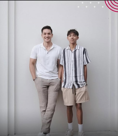 Makin ganteng di usia 18 tahun, begini potret Jason Deandra putra Nana Mirdad dan Andrew White
