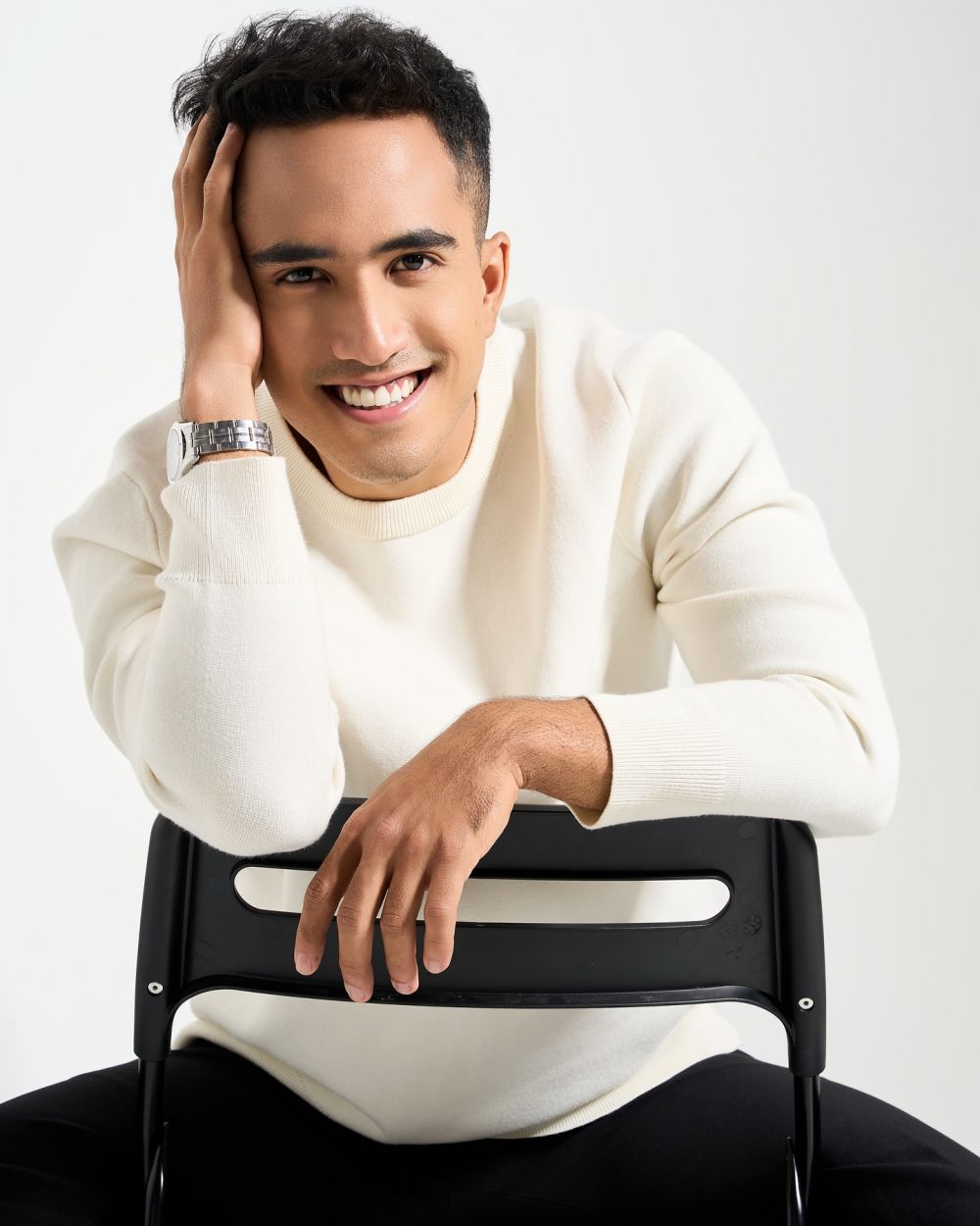 Sama-sama bergelut di entertainment, ini profil Kevin Royano suami Rachquel Nesia yang suka motoran