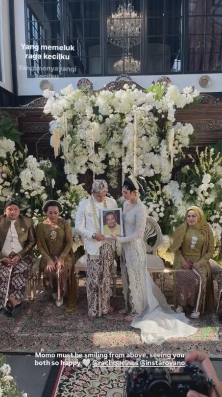 Menikah di hari Kemerdekaan RI, 11 potret akad nikah ratu FTV Rachquel Nesia dan Kevin Royano
