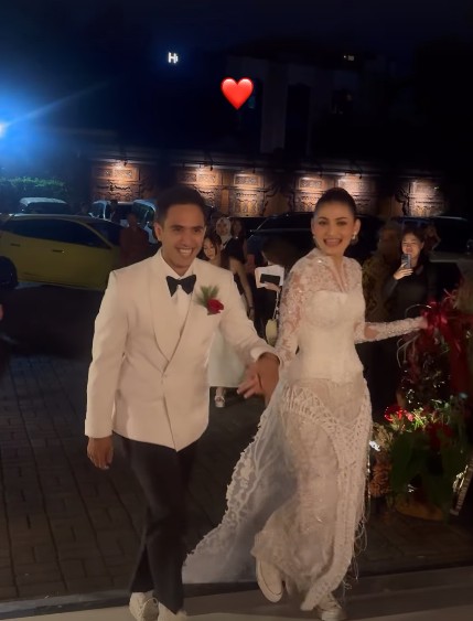 9 Potret pesta resepsi pernikahan Rachquel Nesia dan Kevin Royano, vibesnya meriah bak konser musik