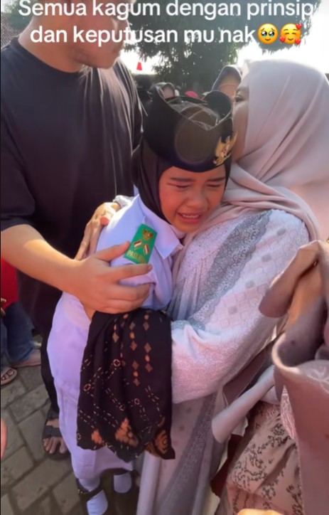 Viral kisah pilu Paskibra alami kecelakaan hingga ayah meninggal, tetap bertugas meski hati berduka