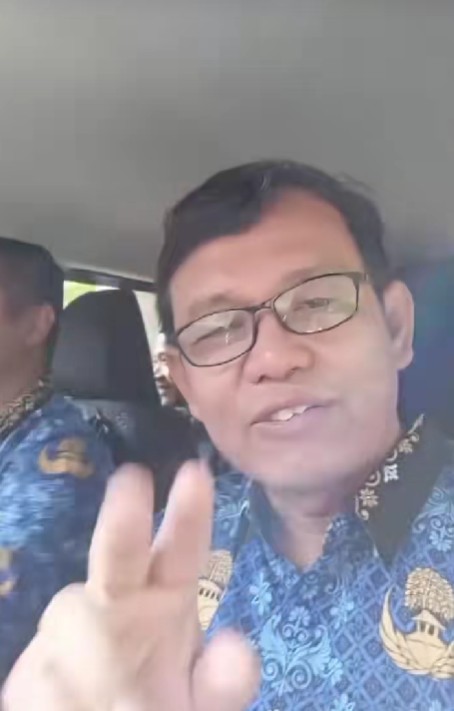 Viral perangkat desa di Grobogan pamer gaji Rp2 juta tapi bisa punya mobil, kontennya tuai nyinyiran