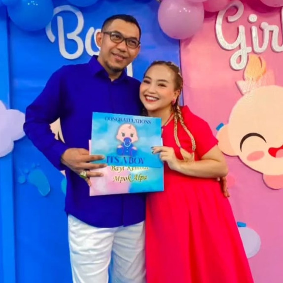 Raffi Ahmad berniat tanggung biaya pendidikan 4 anak Mpok Alpa, ini tanggapan bijak suami mendiang
