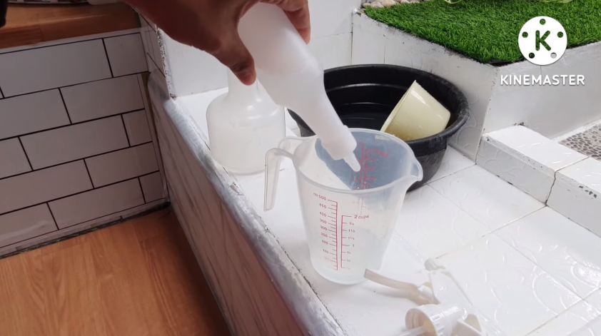 Anti bau! Begini cara praktis bersihkan kulkas dengan bahan dapur sederhana modal Rp10.000