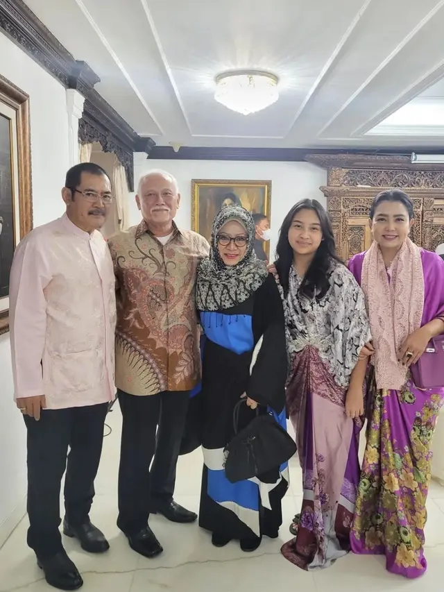 9 Potret Mayangsari kini tanpa canggung membaur dengan trah keluarga Cendana, penuh kebahagiaan