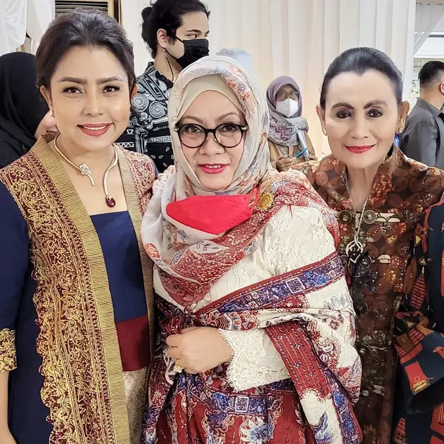 9 Potret Mayangsari kini tanpa canggung membaur dengan trah keluarga Cendana, penuh kebahagiaan