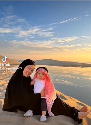 Seperti anak sendiri, begini 9 potret lawas Sus Rini saat momong Rayyanza