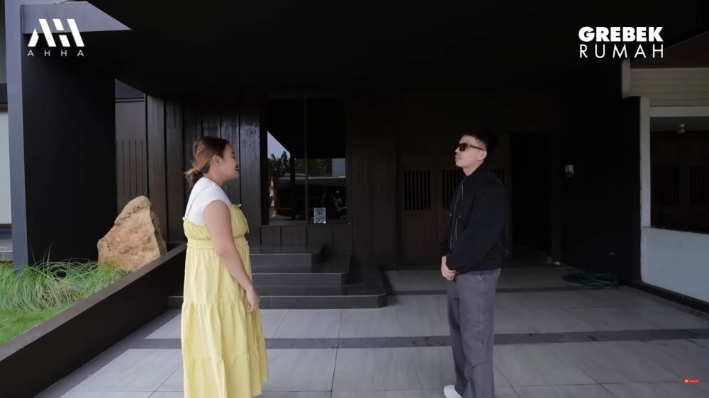 Sewa rumah mewah untuk usaha donat, segini biaya sewa hunian Pinkan Mambo per harinya