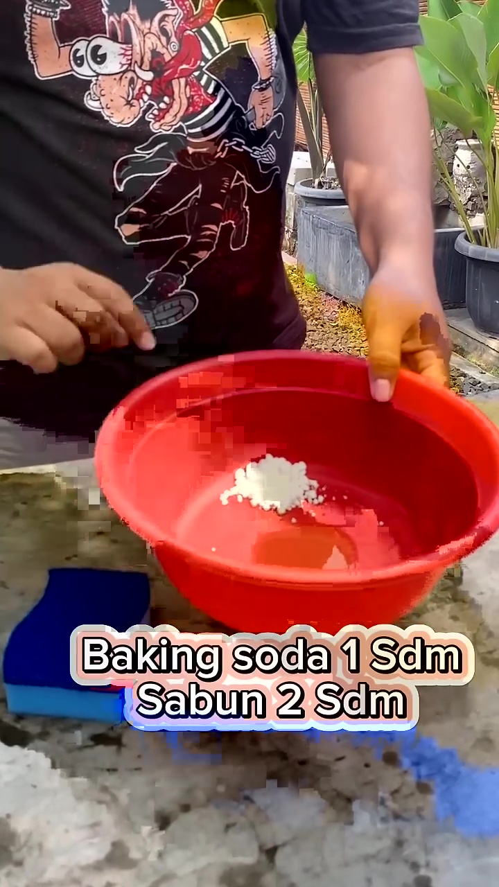 Gelas kaca buram bikin risih? Begini cara mencucinya agar kinclong pakai baking soda dan 1 bahan ini