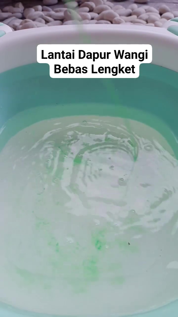 Lantai dapur lengket dan bau amis bisa wangi kesat meski tanpa karbol, ini cara membersihkannya 