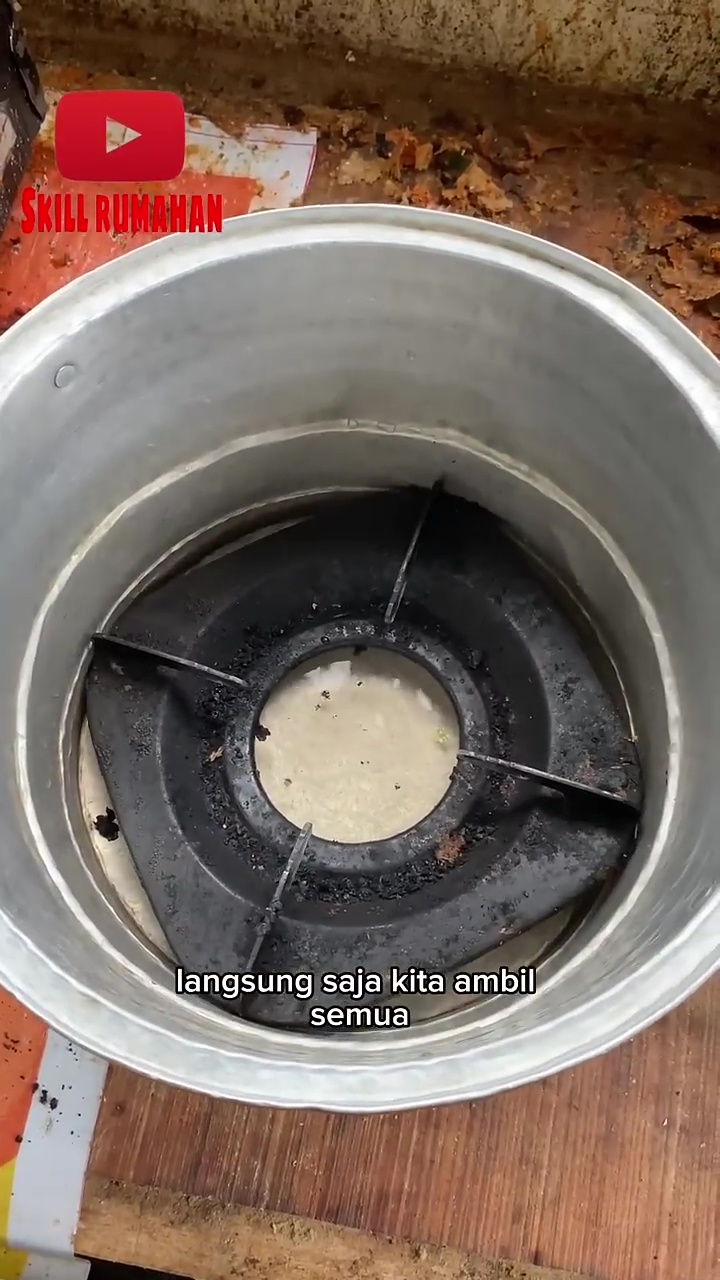 Rahasia tungku kompor gas berkerak jadi bersih maksimal tanpa disikat, cukup rendam pakai 2 bahan ini