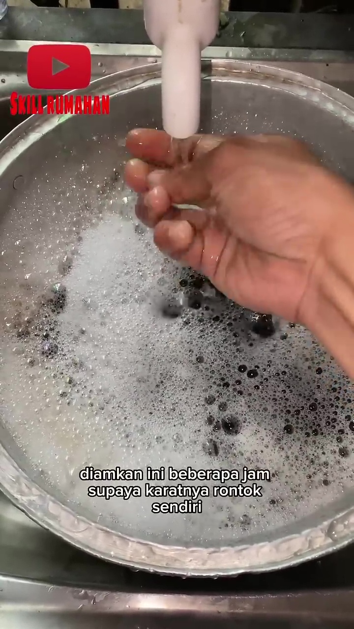 Rahasia tungku kompor gas berkerak jadi bersih maksimal tanpa disikat, cukup rendam pakai 2 bahan ini