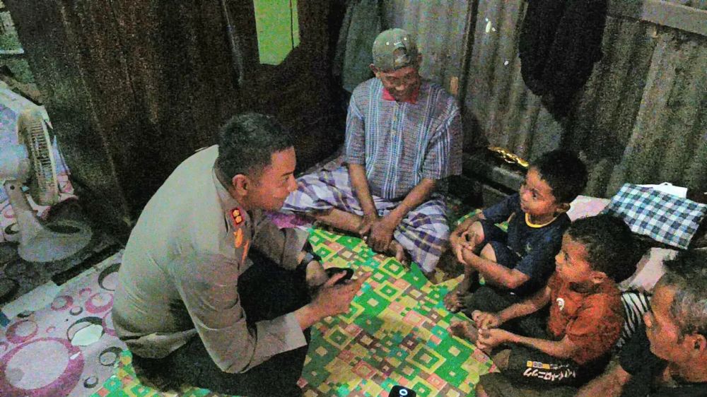 Berkah viral, 2 bocah Gowa yang mengais sisa di upacara HUT RI ini diberi kado sepeda oleh Kapolres