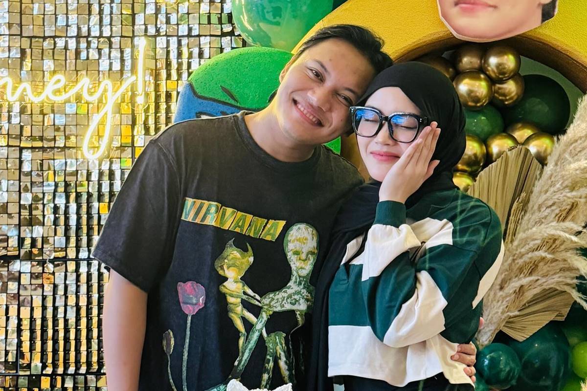 Selalu kompak sejak dulu, ini 11 potret kebersamaan Putri Delina & Rizky Febian dari kecil hingga kini