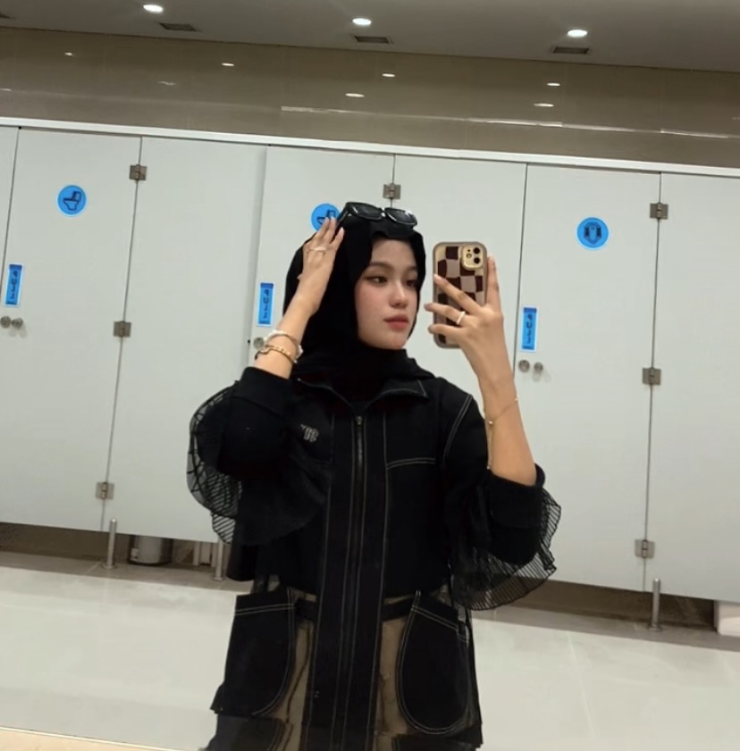 11 Potret Diva Aurel penyanyi Tabola Bale bersama Silet Open Up yang viral di HUT RI ke-80