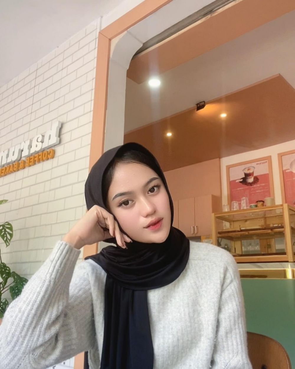 11 Potret Diva Aurel penyanyi Tabola Bale bersama Silet Open Up yang viral di HUT RI ke-80