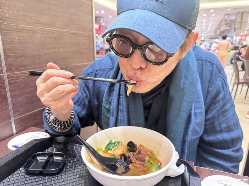 Viral Jet Li terbaring di rumah sakit, ternyata operasi tumor jinak, ini 9 potret kondisinya kini