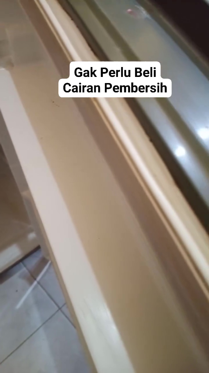 Bukan pakai odol, ternyata cuka bisa ampuh bersihkan karet pintu kulkas berjamur, begini cara pakainya