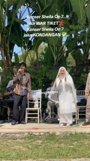 Tak ada fasilitas istimewa, ini 7 potret Duta SO7 rela panas-panasan nyanyi di acara kondangan