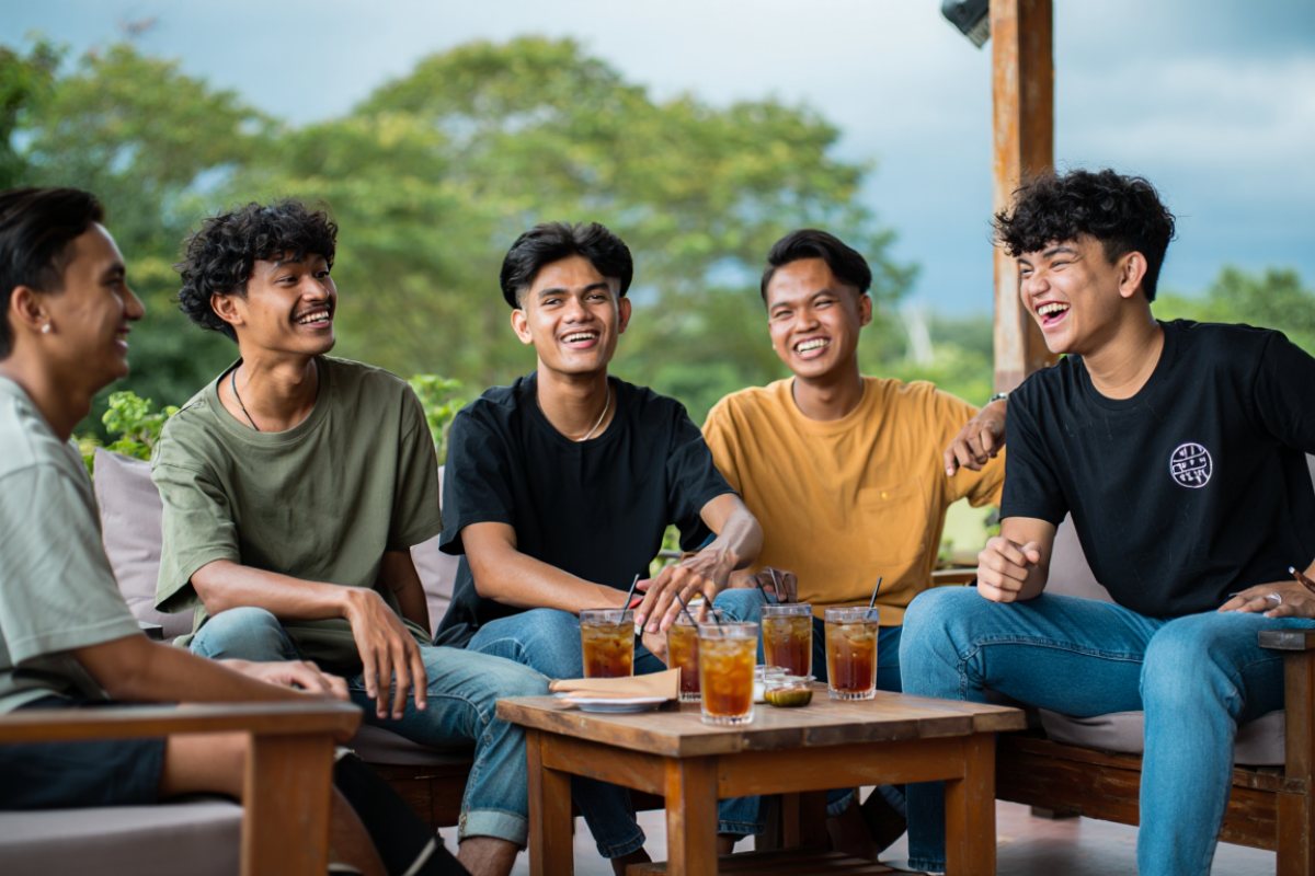 100 Tebak-tebakan anomali paling nyeleneh 2025, bikin mikir keras tapi kocak