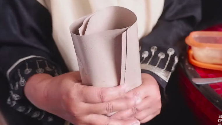 Ikan asin terlalu asin bikin pusing? Ini cara kurangin rasa asin tanpa air garam, modal kertas minyak