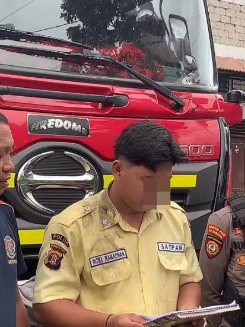 Pemuda ini ejek pekerjaan damkar, endingnya langsung ditantang oleh petugas dengan cara tak terduga