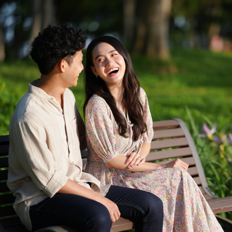 100 Tebak-tebakan gombal lucu dan romantis, dijamin gebetan senyum-senyum sendiri