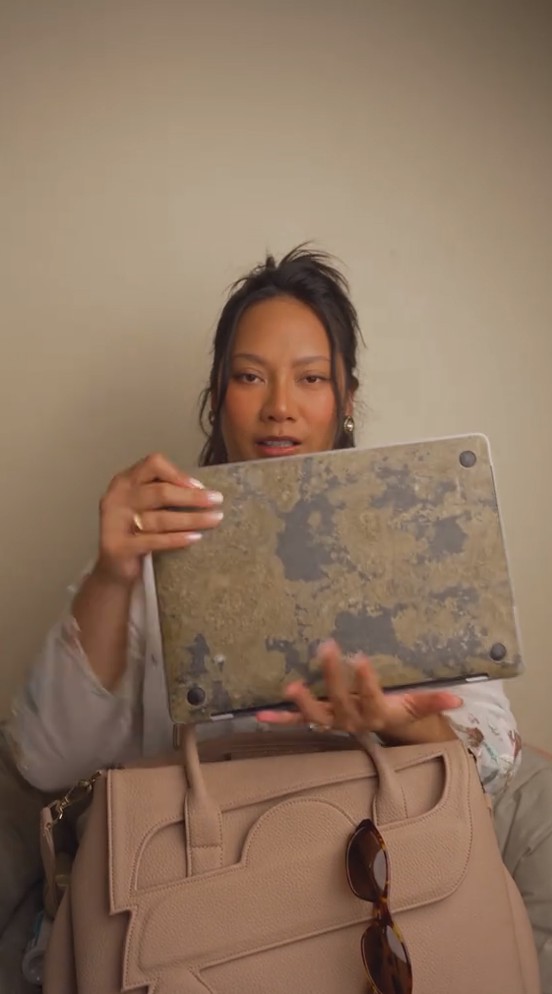 Tara Basro buat konten What's in My Bag, 9 potret isinya bikin melongo, warung Madura kalah