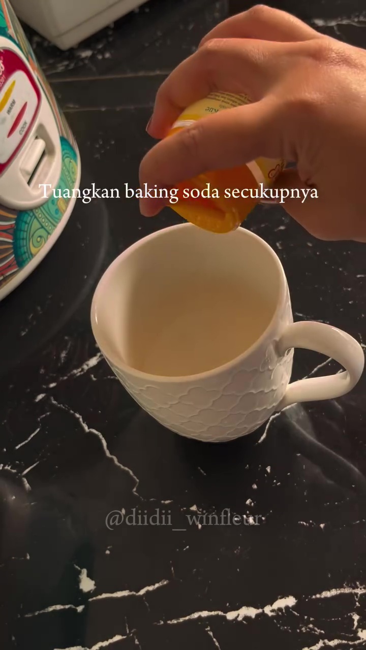 Noda teh dan kopi bikin gelas berkerak, begini cara mencucinya biar mengilap lagi