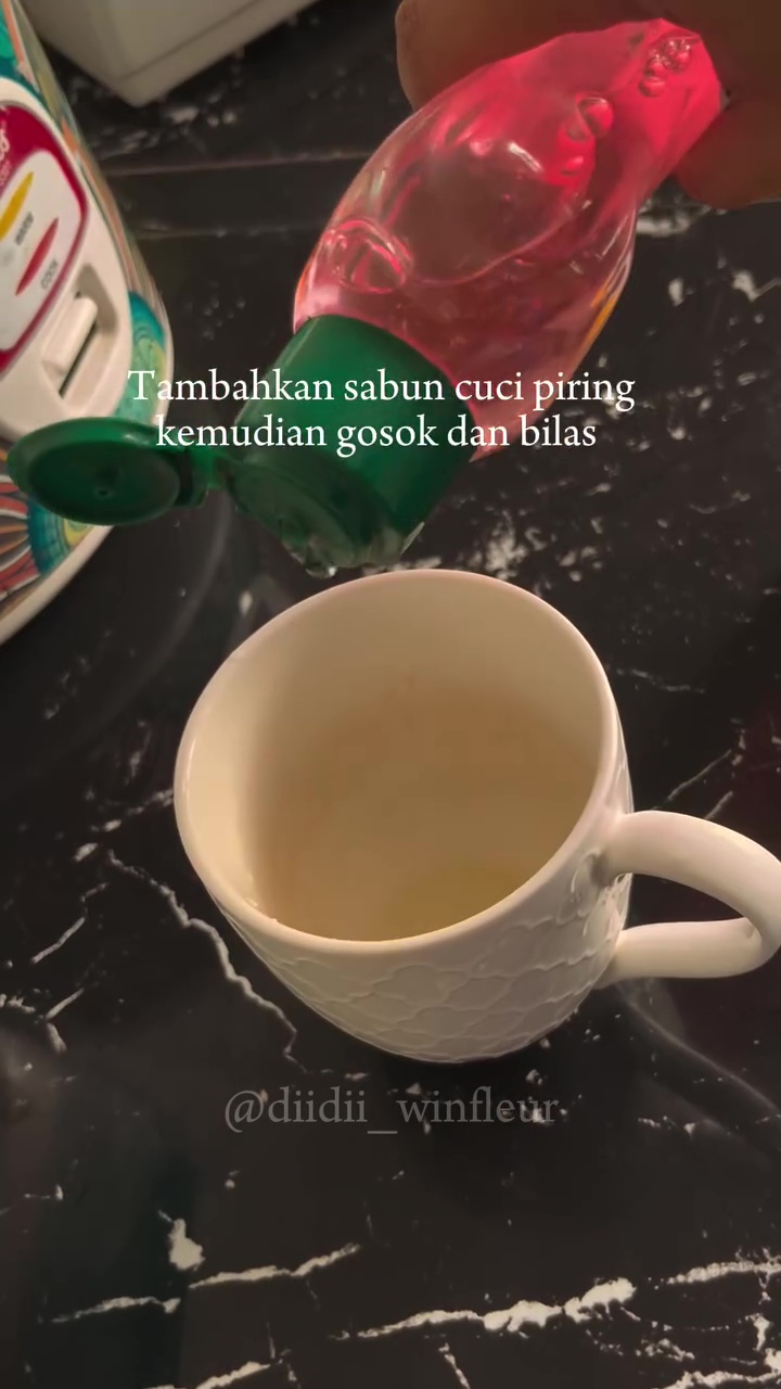 Noda teh dan kopi bikin gelas berkerak, begini cara mencucinya biar mengilap lagi